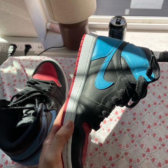 Women’s Air Jordan UNC to Chicago Size: 9 - Picture 7 of 8